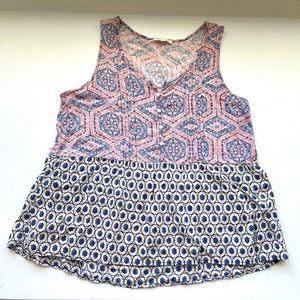 Hem & Thread Sleeveless Shirt